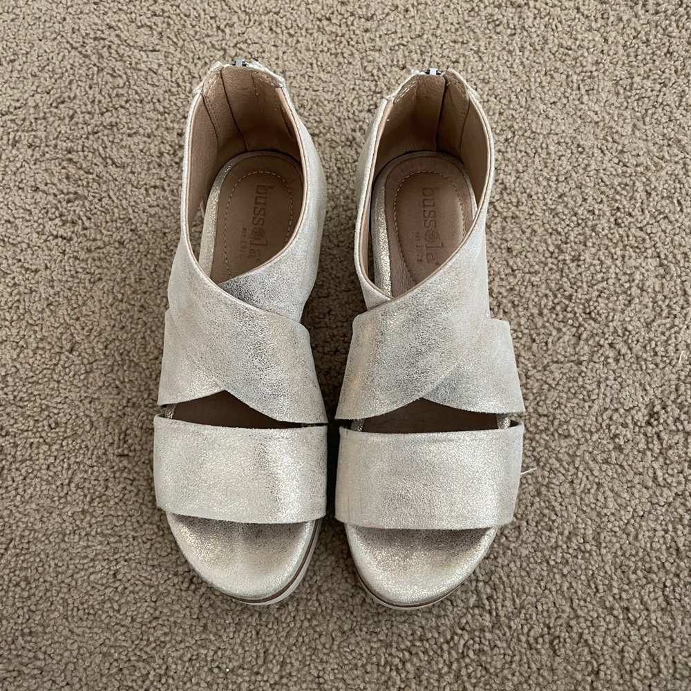 Bussola sandals size 36 !!
